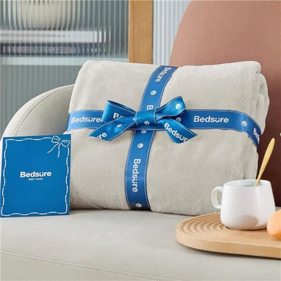 Fleece Throw Blanket Linen - 300GSM Soft Lightweight Plush - Picture 6 of 7